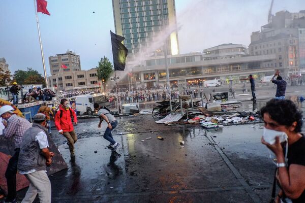 Manifestantes en parque Gezi en Estambul - Sputnik Mundo