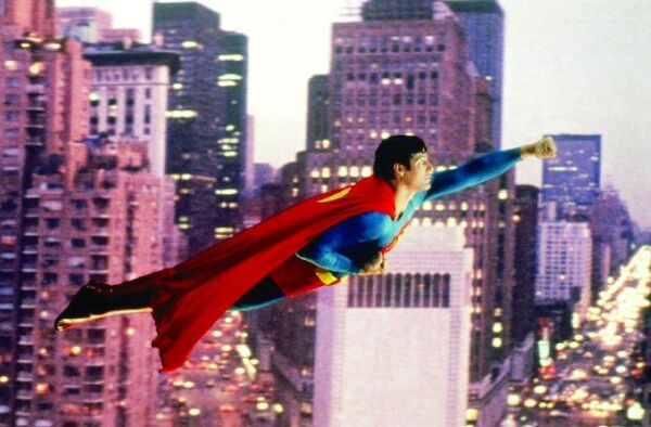 Un número récord de fans de Superman se reúnen en Gran Bretaña - Sputnik Mundo