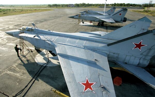 Rusia duplicará el número de sus aviones en la base kirguisa de Kant - Sputnik Mundo