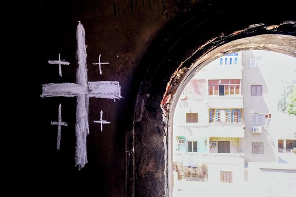 Iglesias cristianas quemadas a raíz de disturbios en Egipto - Sputnik Mundo