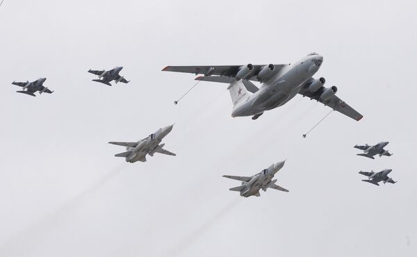Habrá 69 aviones en el desfile militar de mayo próximo en Moscú - Sputnik Mundo