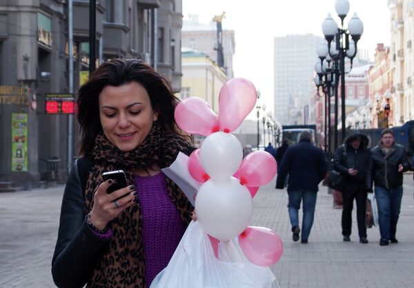 Cada vez menos rusos celebran el Día de San Valentín, según sondeo - Sputnik Mundo
