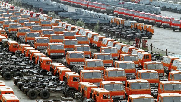 Camiones en las plantas de Kamaz en Naberezhnye Chelny - Sputnik Mundo