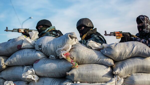 Fuerzas de seguridad ucranianas cerca de la frontera entre Crimea y Ucrania (Archivo) - Sputnik Mundo