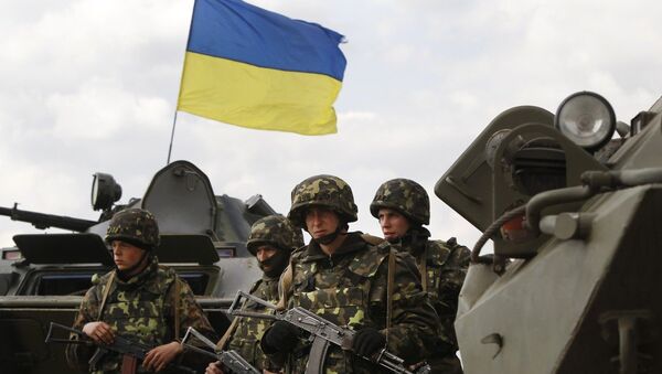 Empleo de tanques y aviones en el este de Ucrania es un nuevo crimen de Kiev - Sputnik Mundo