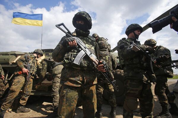 Ejército de Ucrania no disparará contra el pueblo, según expertos rusos - Sputnik Mundo