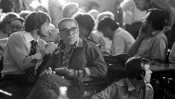 Gabriel García Márquez en su visita a Moscú en el año 1987 - Sputnik Mundo