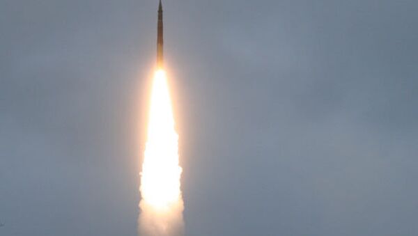Rusia realiza pruebas de misiles balísticos intercontinentales - Sputnik Mundo