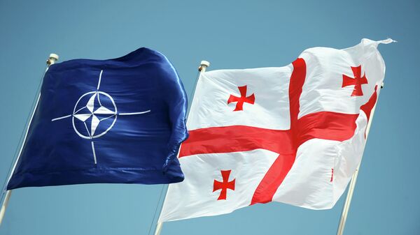 Banderas de la OTAN y Georgia - Sputnik Mundo