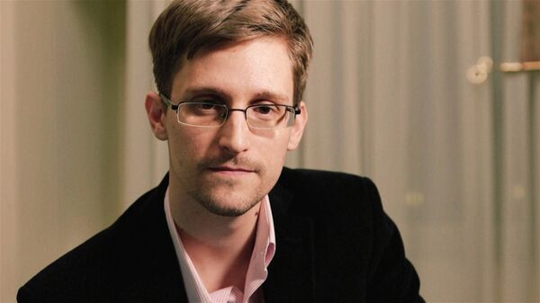 El Tribunal Constitucional alemán rechaza la petición de interrogar a Snowden en Berlín - Sputnik Mundo
