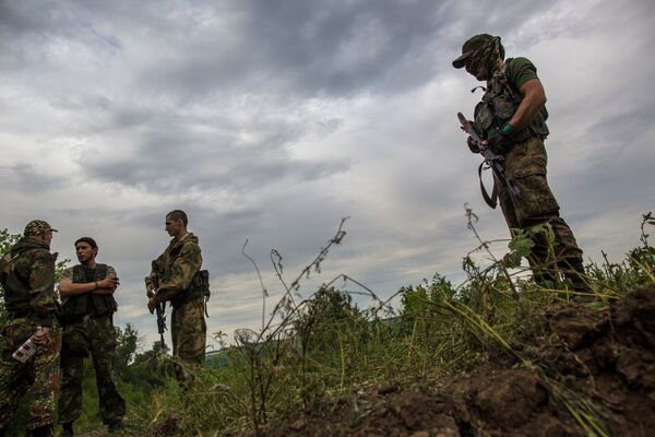 Las milicias ucranianas prometen lanzar ofensiva cuando el adversario se agote - Sputnik Mundo