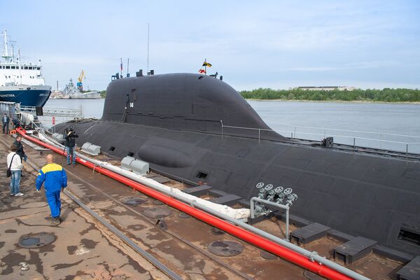 Comienza la construcción de dos submarinos nucleares rusos - Sputnik Mundo