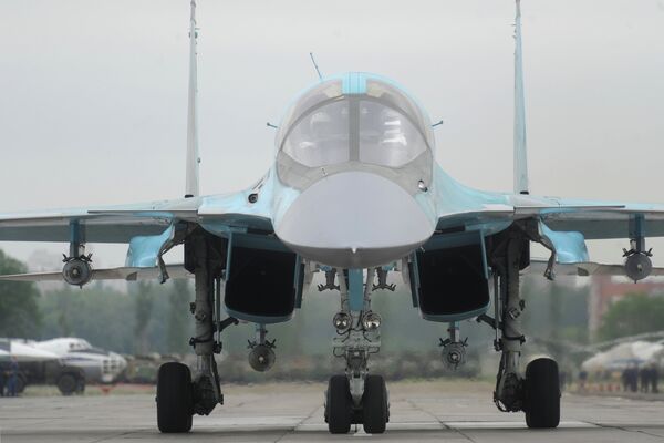 Caza-bombardero Su-34 en el aeródromo Baltimore de Voronezh. - Sputnik Mundo