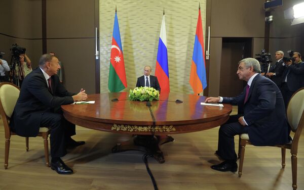 Presidente de Azerbaiyán, Iljam Alíev, presidente de Rusia, Vladímir Putin y presidente de Armenia, Serzh Sargsyan - Sputnik Mundo