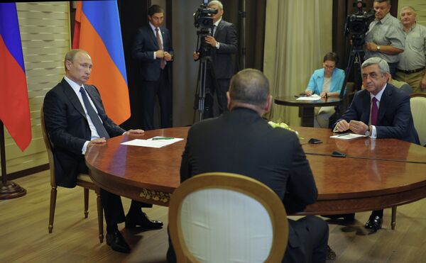 Presidente de Rusia, Vladímir Putin, presidente de Azerbaiyán, Iljam Alíev y presidente de Armenia, Serzh Sargsyan - Sputnik Mundo