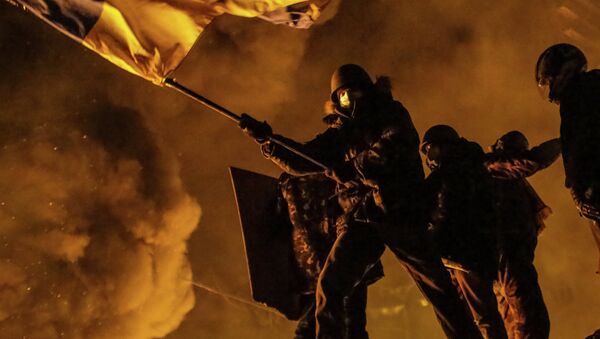 Столкновения протестующих с милицией в центре Киева - Sputnik Mundo