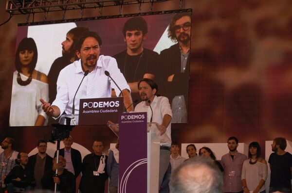 Pablo Iglesias, líder del partido Podemos, en la primera gran Asamblea Ciudadana en Madrid - Sputnik Mundo