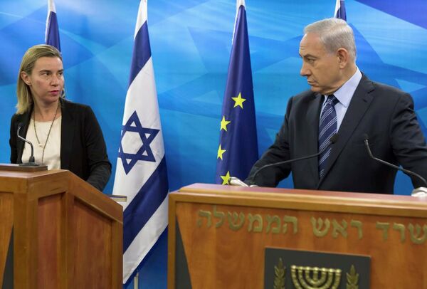 Jefa de la diplomacia europea, Federica Mogherini y primer ministro de Israel, Binyamin Netanyahu - Sputnik Mundo