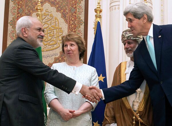Mohamed Yavad Zafid, canciller de Irán, Catherine Ashton, exjefe de la diplomacia europea, Yusuf bin Alawi, ministro de Exteriores de Omán y John Kerry, secretario de EEUU - Sputnik Mundo