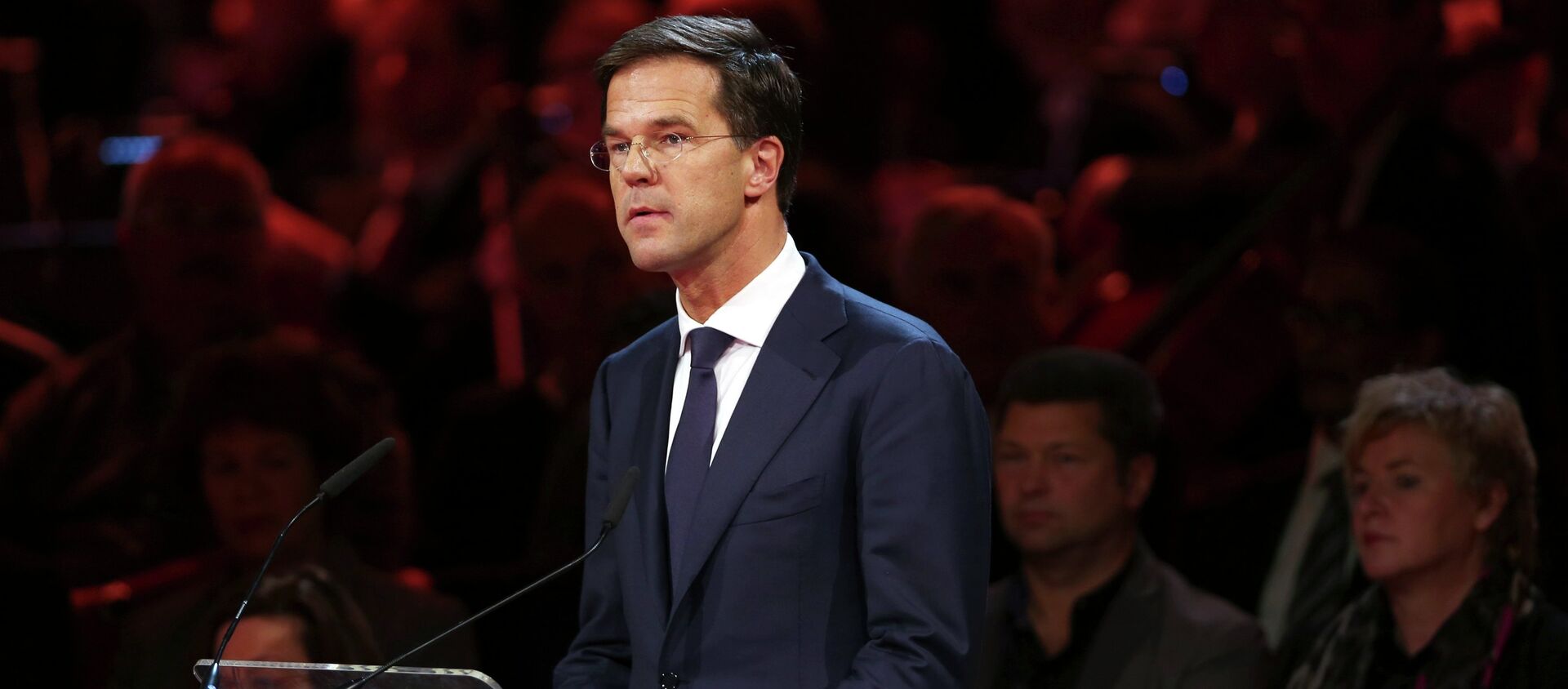 Dutch Prime Minister Mark Rutte addresses a speech during a national memorial for the victims of the Malaysian Airlines MH17 - Sputnik Mundo, 1920, 15.01.2021