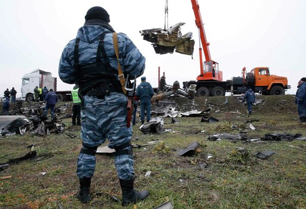 Zajárchenko dice que milicias hicieron todo lo posible para investigar catástrofe del MH17 - Sputnik Mundo