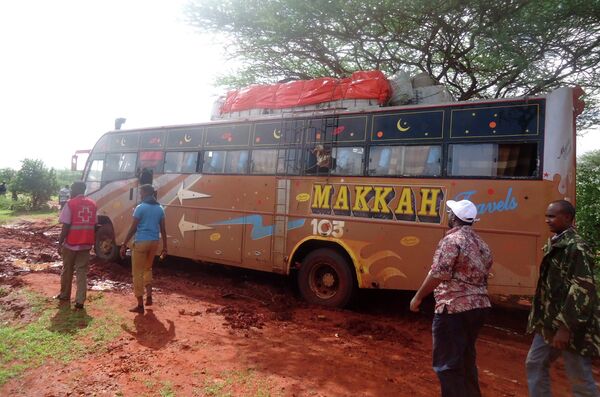 Al menos 28 personas murieron en un atentado contra un autobús en el noreste de Kenia - Sputnik Mundo