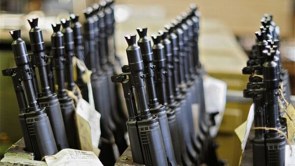 El consorcio Kalashnikov prevé duplicar su producción de armas en un año - Sputnik Mundo